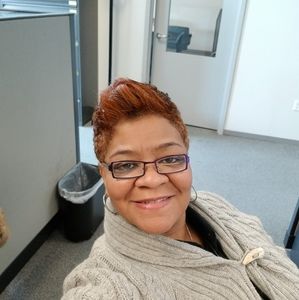 Meet your Posher, Dina